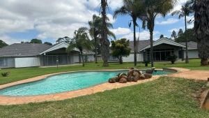 1 Bed, 2 Bed + 3 Bed Units to let in GREENGROFT