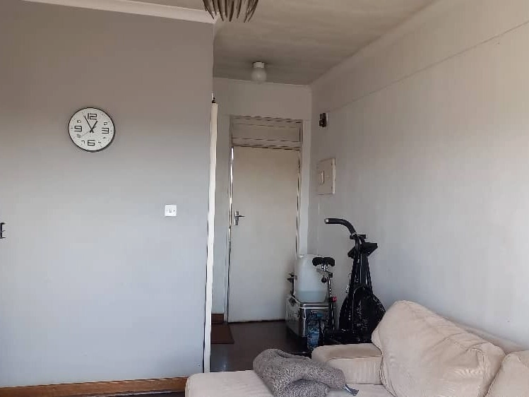 1 bedroom flat for sale in The Avenues