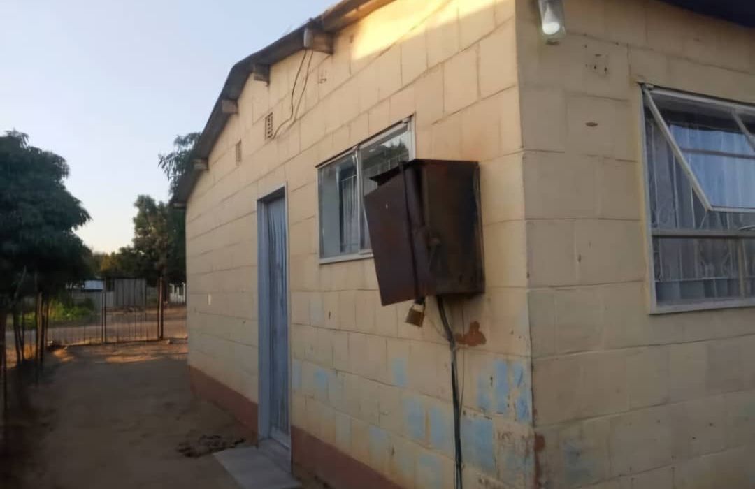 1 Bedroom House in Mufakose for Sale 
