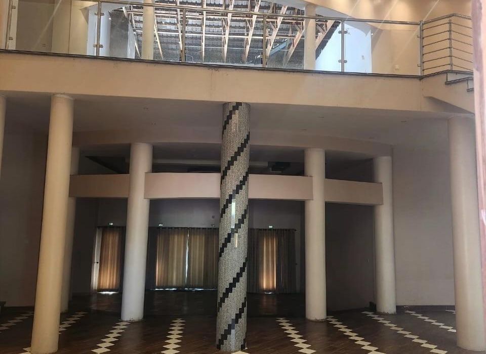 1.38Ac Mansion for Sale in Glen Lorne