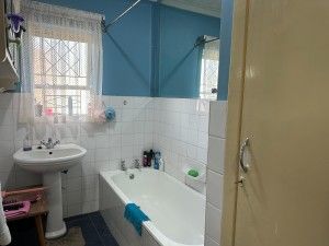 2 bed garden flat for sale in Avonlea.