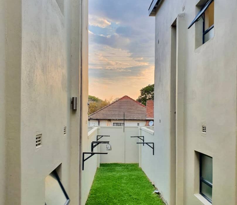 2 Bedroom Apartment for Sale in Newlands 