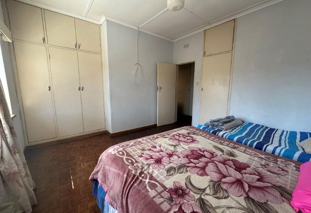 2 Bedroom Duplex Flat for Sale in Avondale 