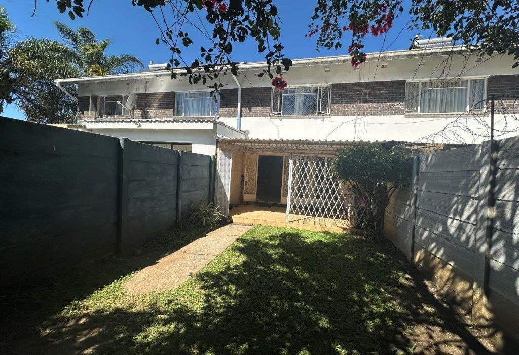 2 Bedroom Duplex Flat for Sale in Avondale 