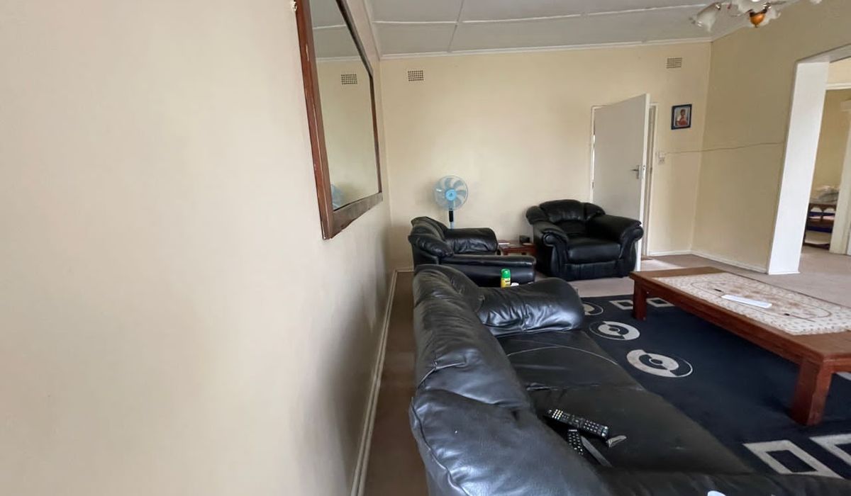 2 Bedroom Flat for Sale in Avondale West 