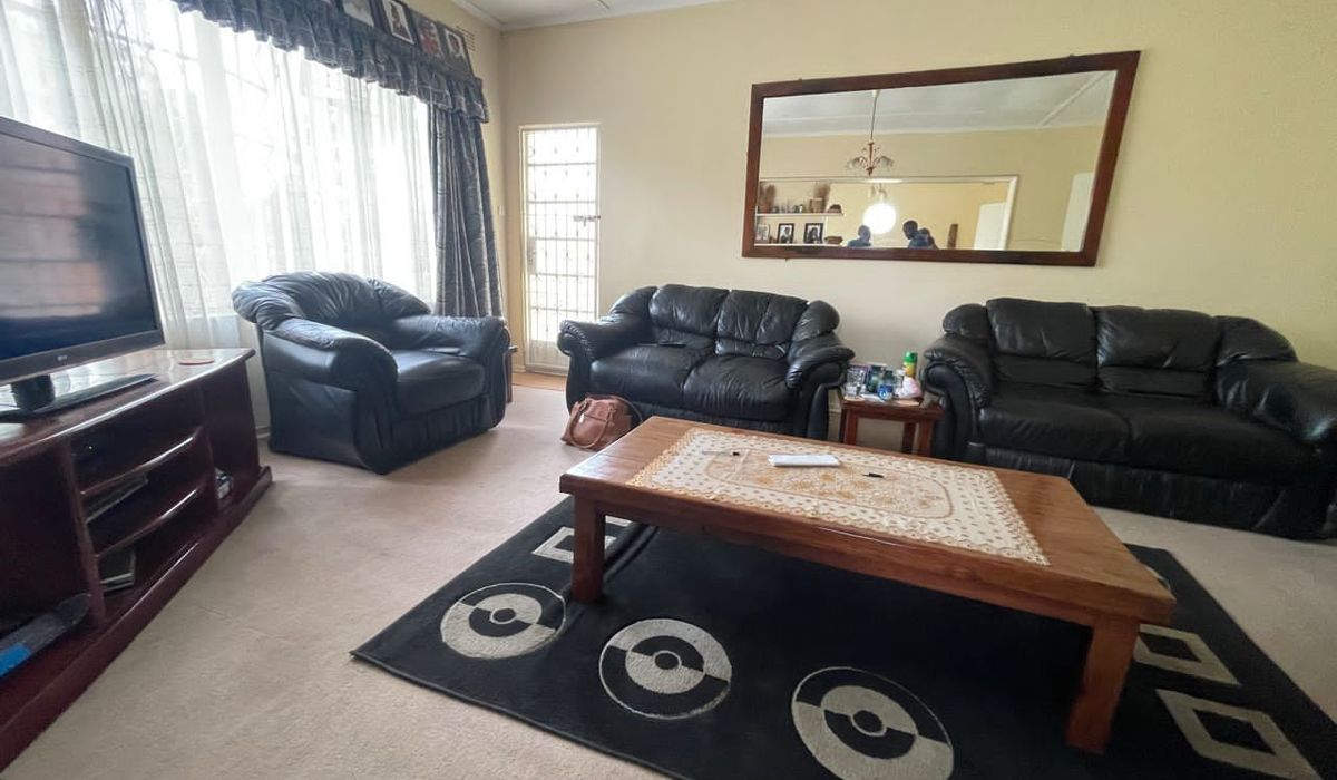 2 Bedroom Flat for Sale in Avondale West 