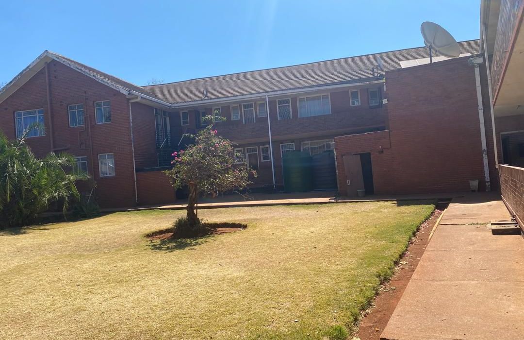 2 Bedroom Flat in Avondale for Sale 