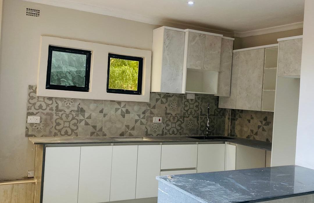 2 Bedroom Flats for Sale in Old Marlborough