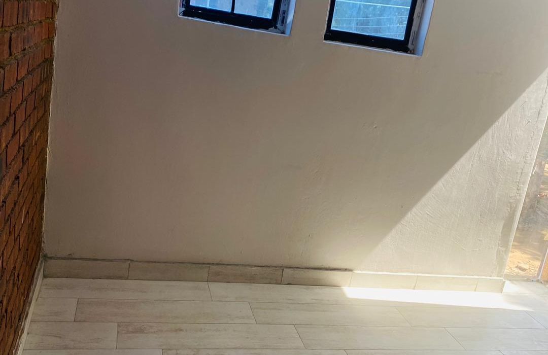 2 Bedroom Flats for Sale in Old Marlborough