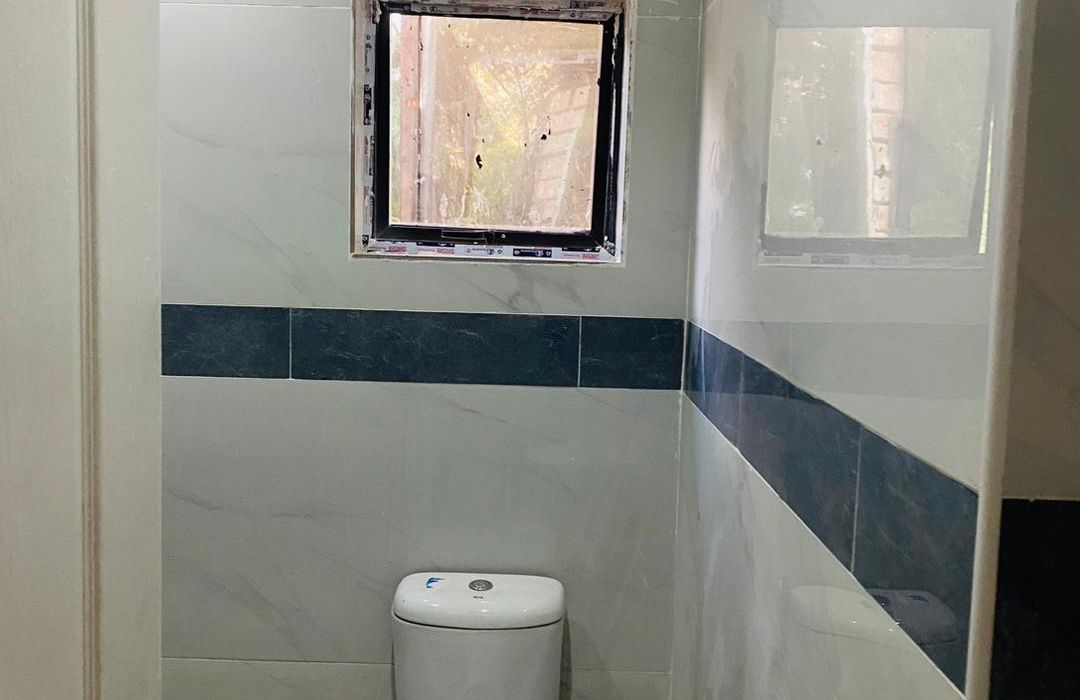 2 Bedroom Flats for Sale in Old Marlborough