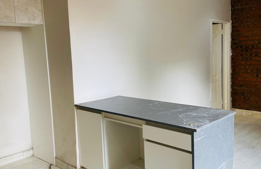 2 Bedroom Flats for Sale in Old Marlborough