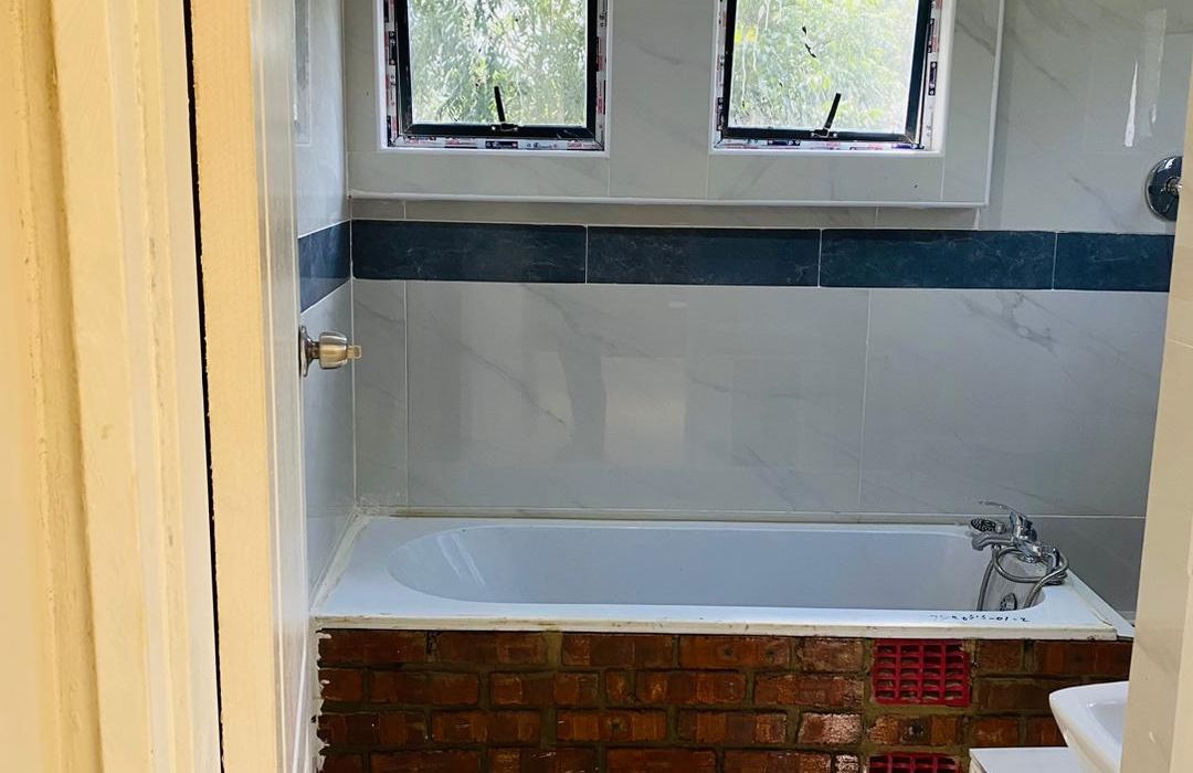 2 Bedroom Flats for Sale in Old Marlborough