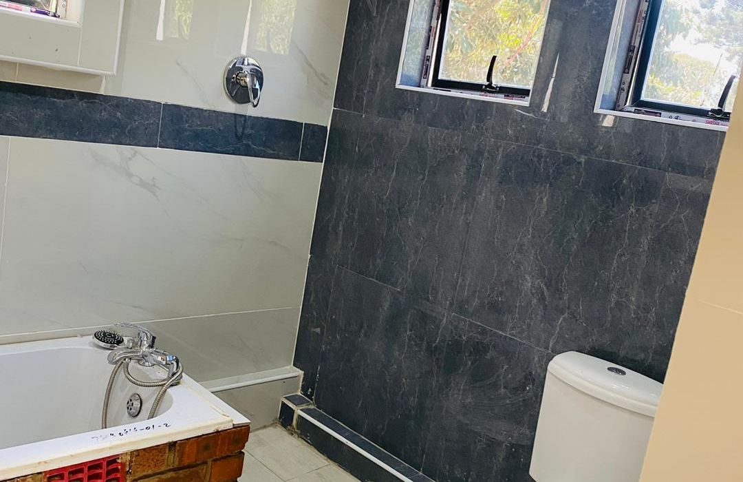 2 Bedroom Flats for Sale in Old Marlborough