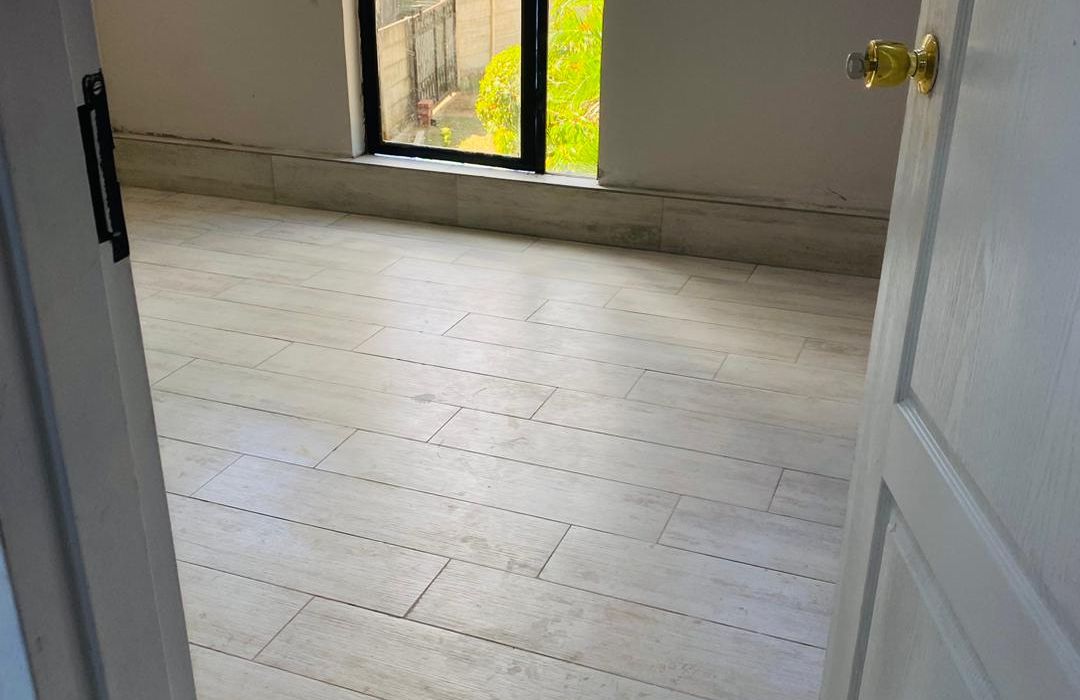 2 Bedroom Flats for Sale in Old Marlborough