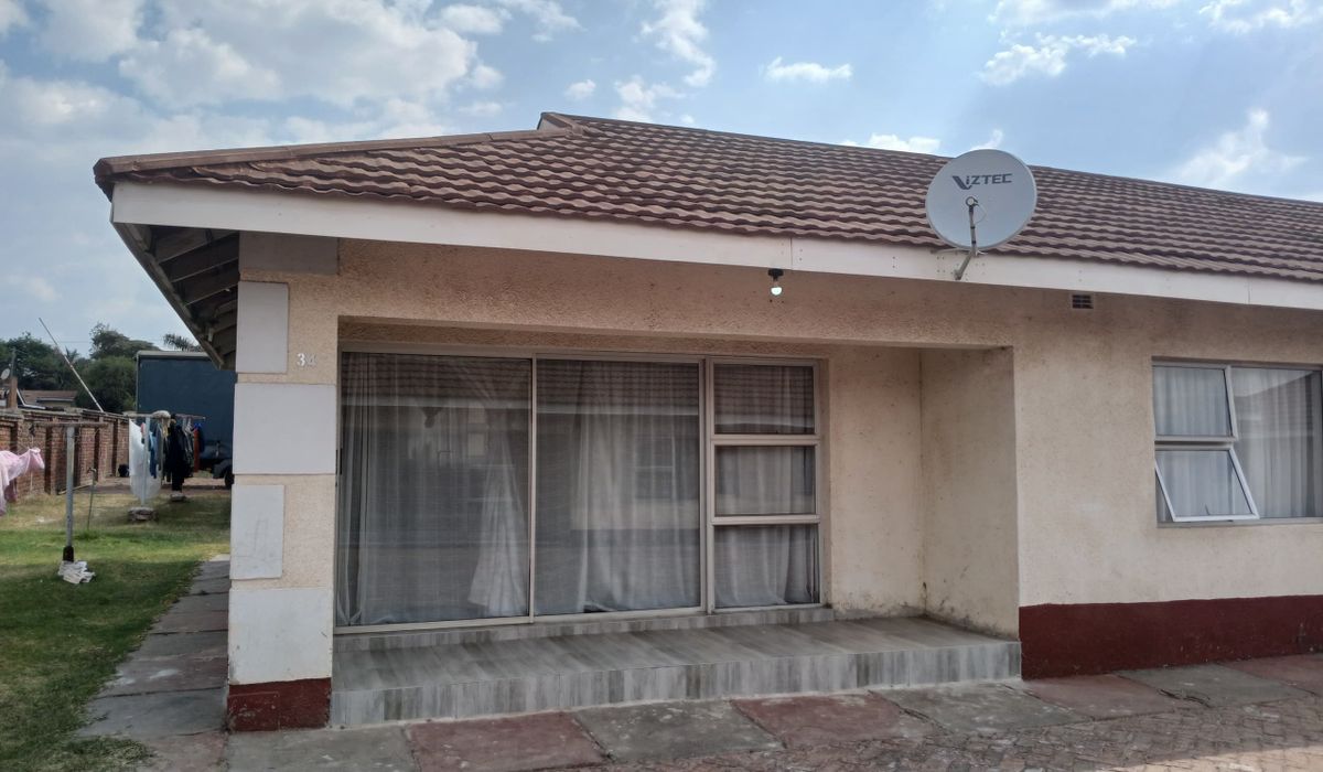 2 Bedroom Garden Flat for Rent in Tynwald North 