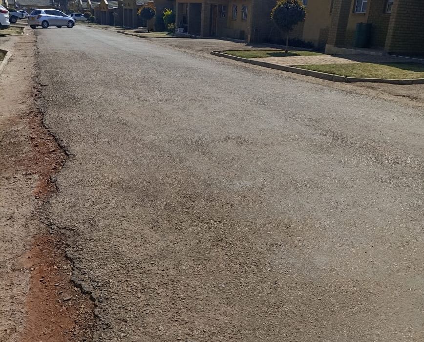 2 Bedroom Garden Flat to Rent in Madokero