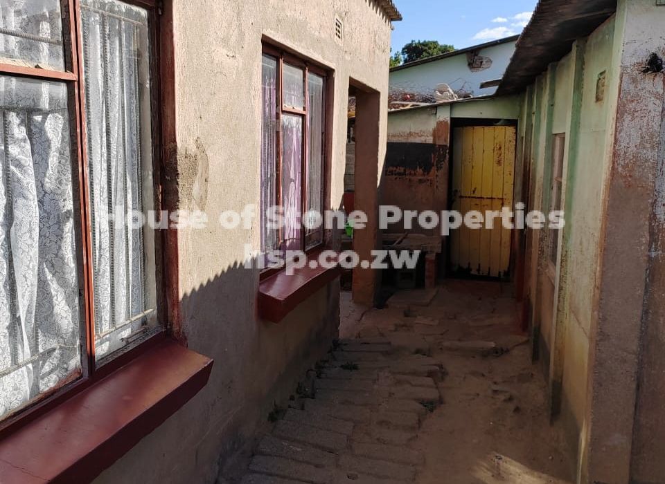 2 bedroom house for sale in Tafara