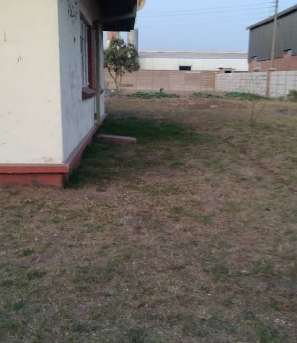 2 Bedroom House in Lochinvar for Sale 