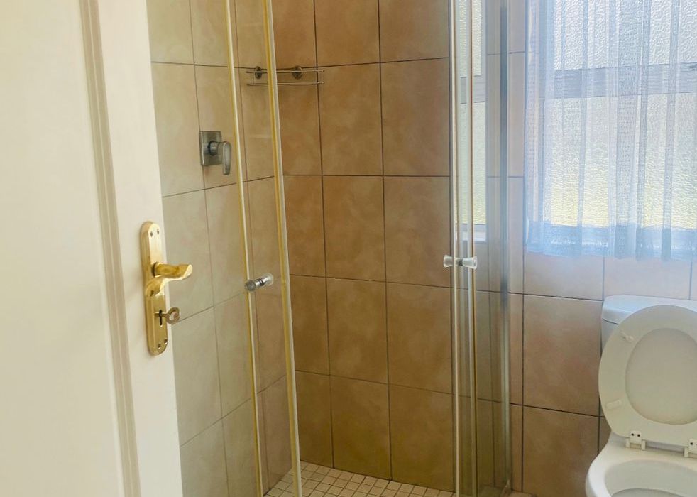 2 Bedroom House in Newlands for Rent 