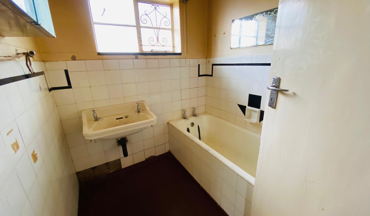 2 Bedroom House in Northend for sale 