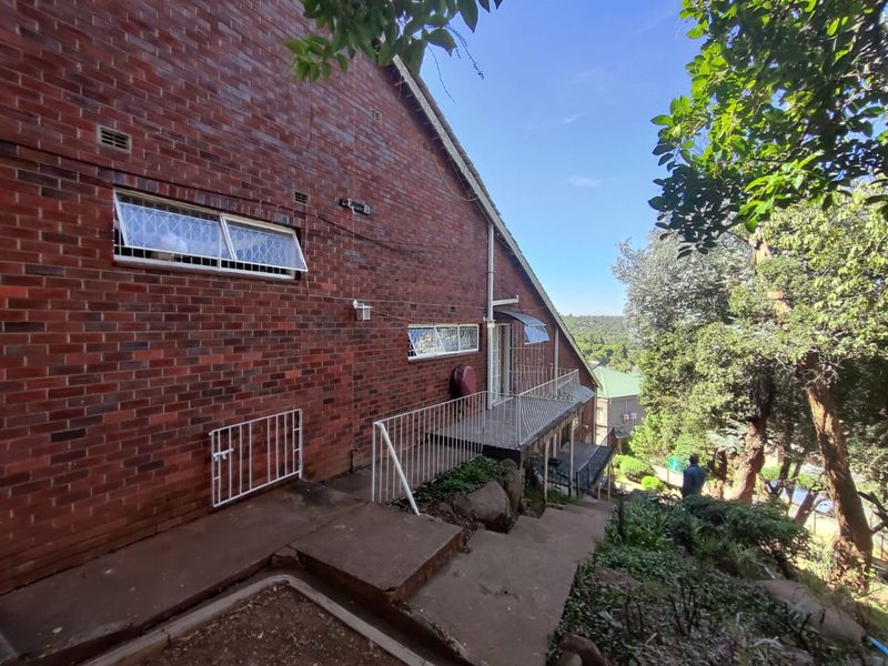 2Bed/1Bath Garden Flat in Greystone Park, Harare 