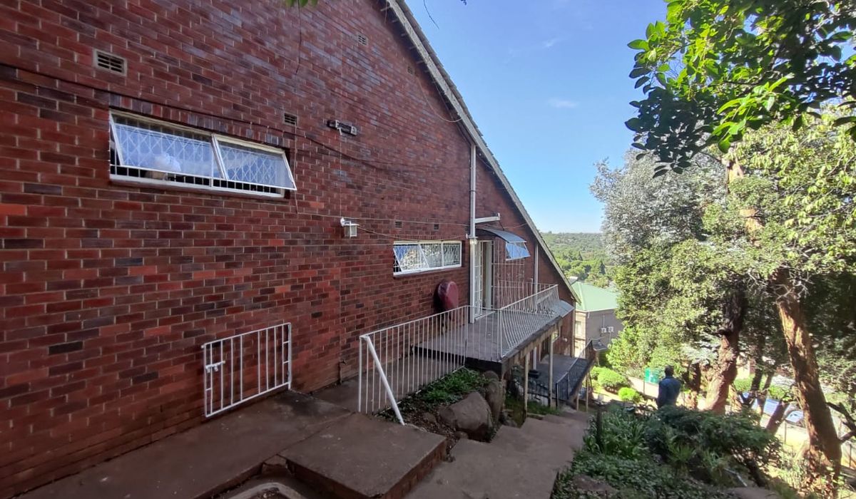 2Bed/1Bath Garden Flat in Greystone Park, Harare 