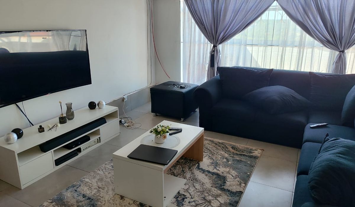 2Bed/1Bath Garden Flat in Greystone Park, Harare 