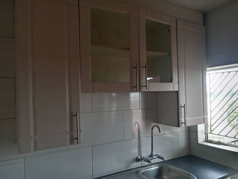 3 Bedroom, 2nd Floor Flat for Sale in New Marimba, Mufakose