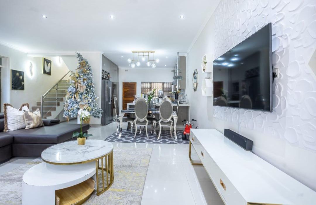 3 Bedroom Apartment for Sale in Greencroft 