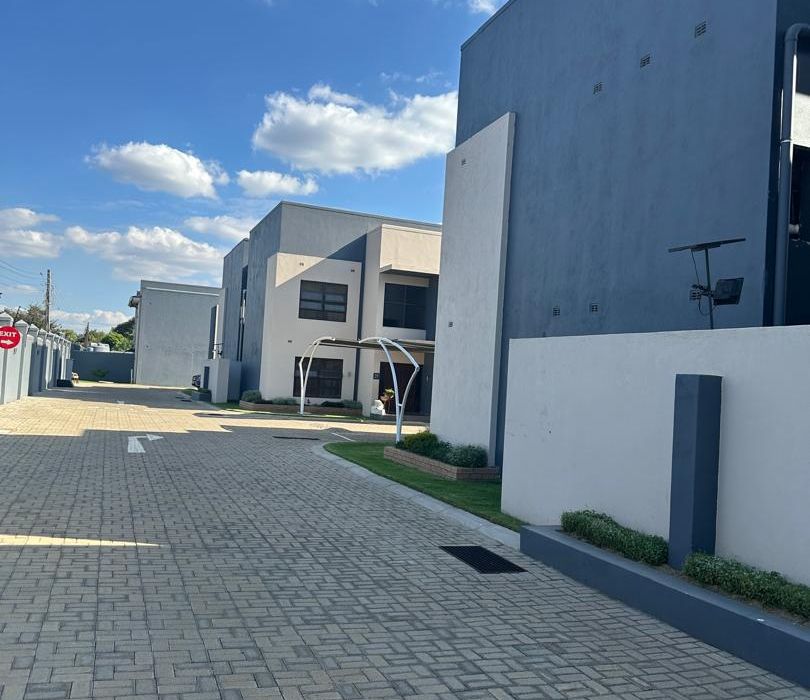 3 Bedroom Apartment for Sale in Greencroft 