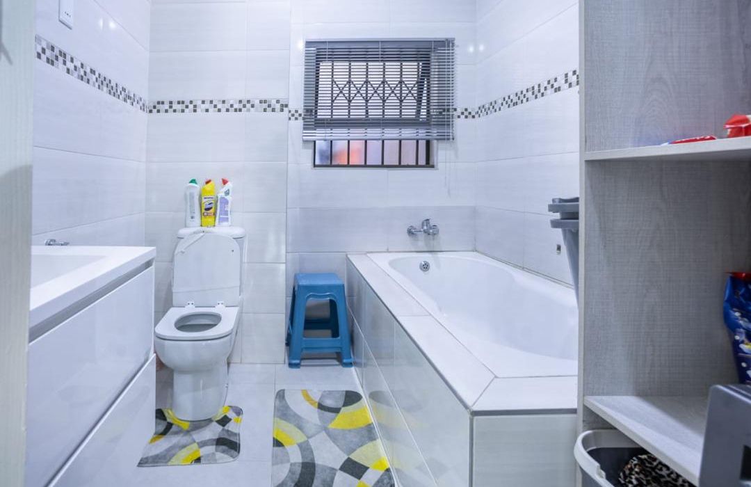 3 Bedroom Apartment for Sale in Greencroft 