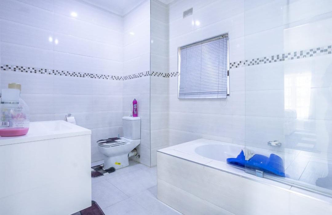 3 Bedroom Apartment for Sale in Greencroft 