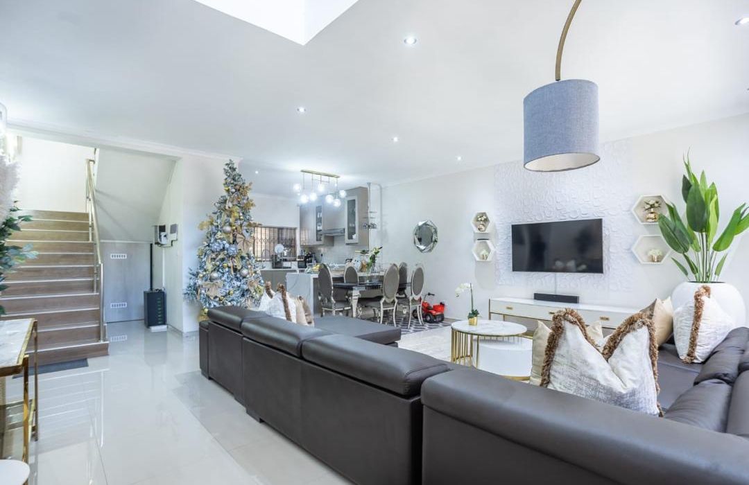 3 Bedroom Apartment for Sale in Greencroft 