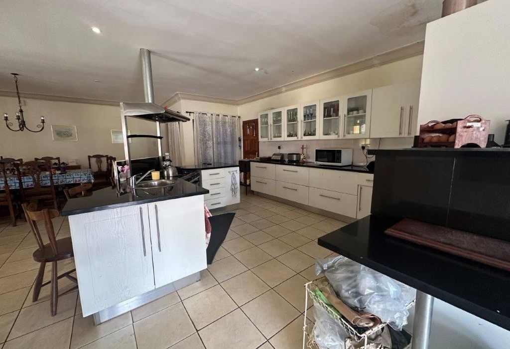 3 Bedroom Cluster for Sale in Pomona 