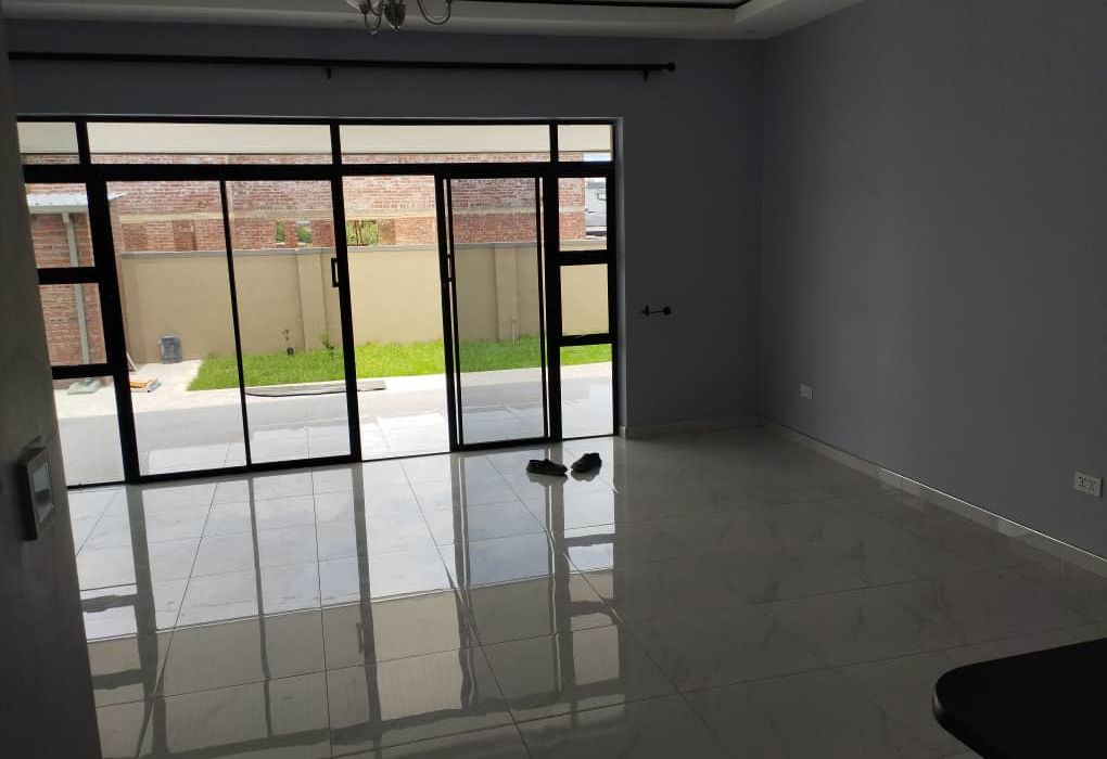 3 Bedroom Cluster House for Sale in Greendale 