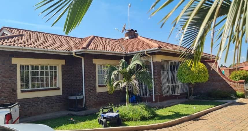 3 Bedroom Cluster House for Sale in Waterfalls 