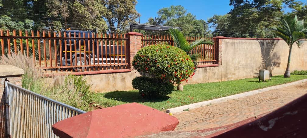 3 Bedroom Cluster House for Sale in Waterfalls 