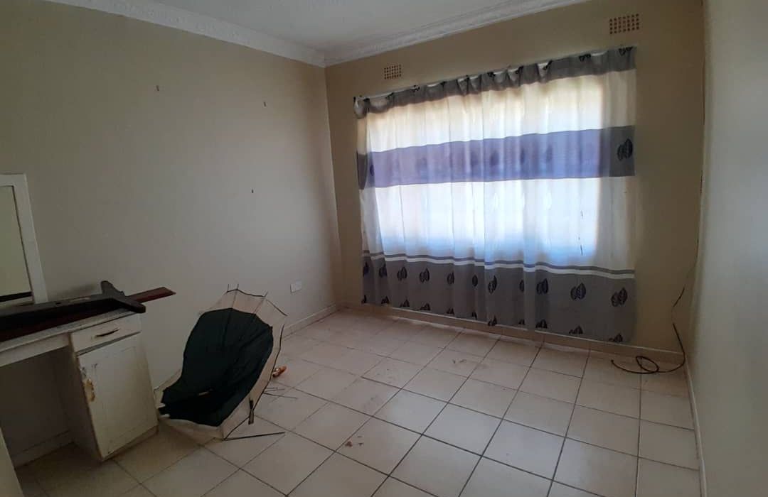 3 Bedroom Cluster House for Sale in Waterfalls 