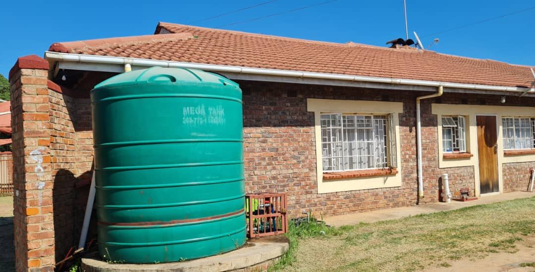 3 Bedroom Cluster House for Sale in Waterfalls 