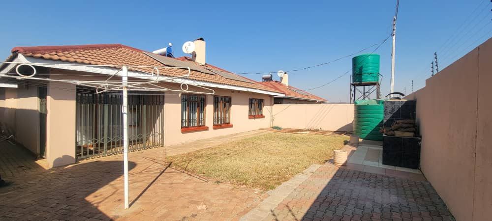 3 Bedroom Cluster House in Westgate for Rent 