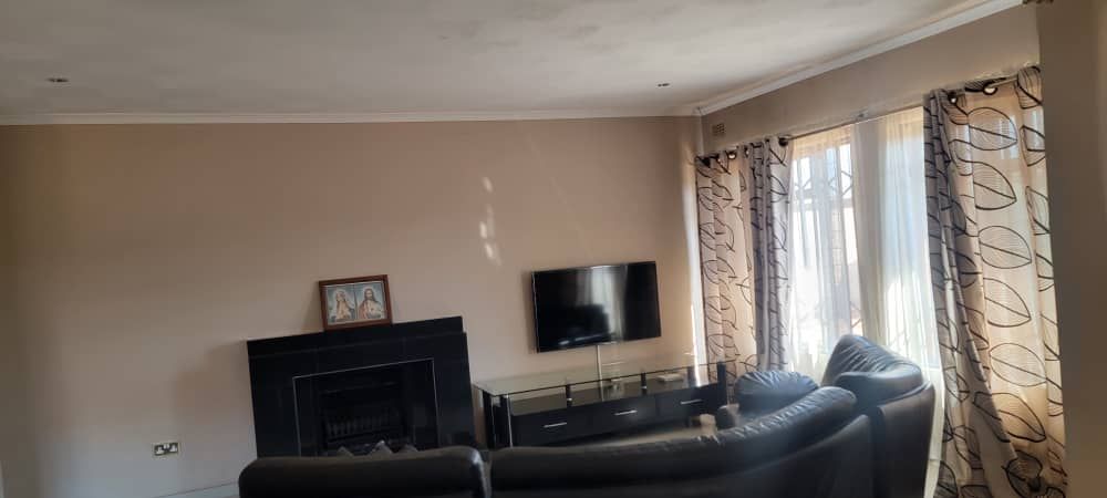 3 Bedroom Cluster House in Westgate for Rent 