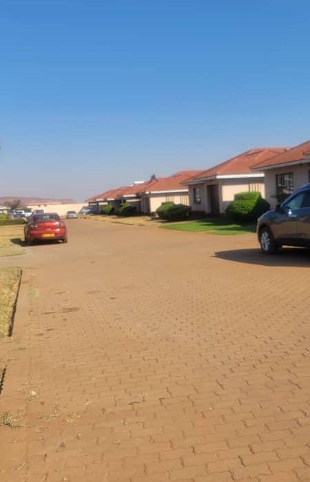 3 Bedroom Cluster House in Westgate for Rent 