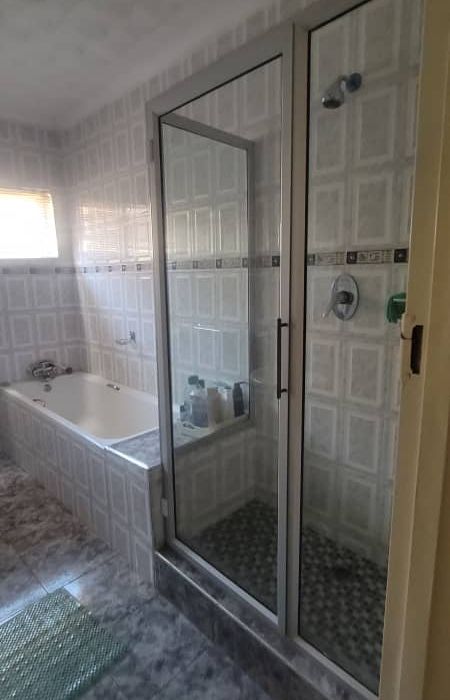 3 Bedroom Cluster House in Westgate for Rent 