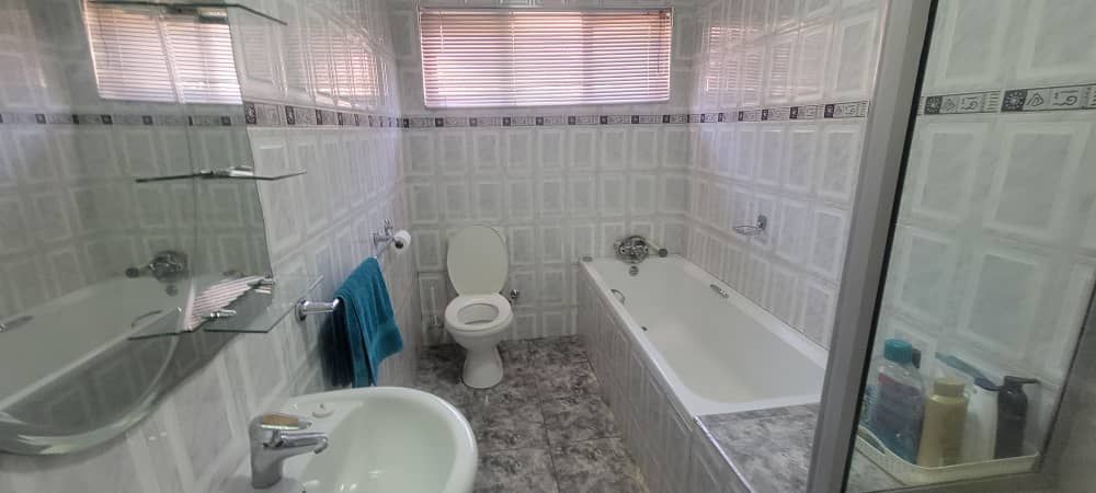 3 Bedroom Cluster House in Westgate for Rent 