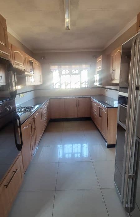 3 Bedroom Cluster House in Westgate for Rent 