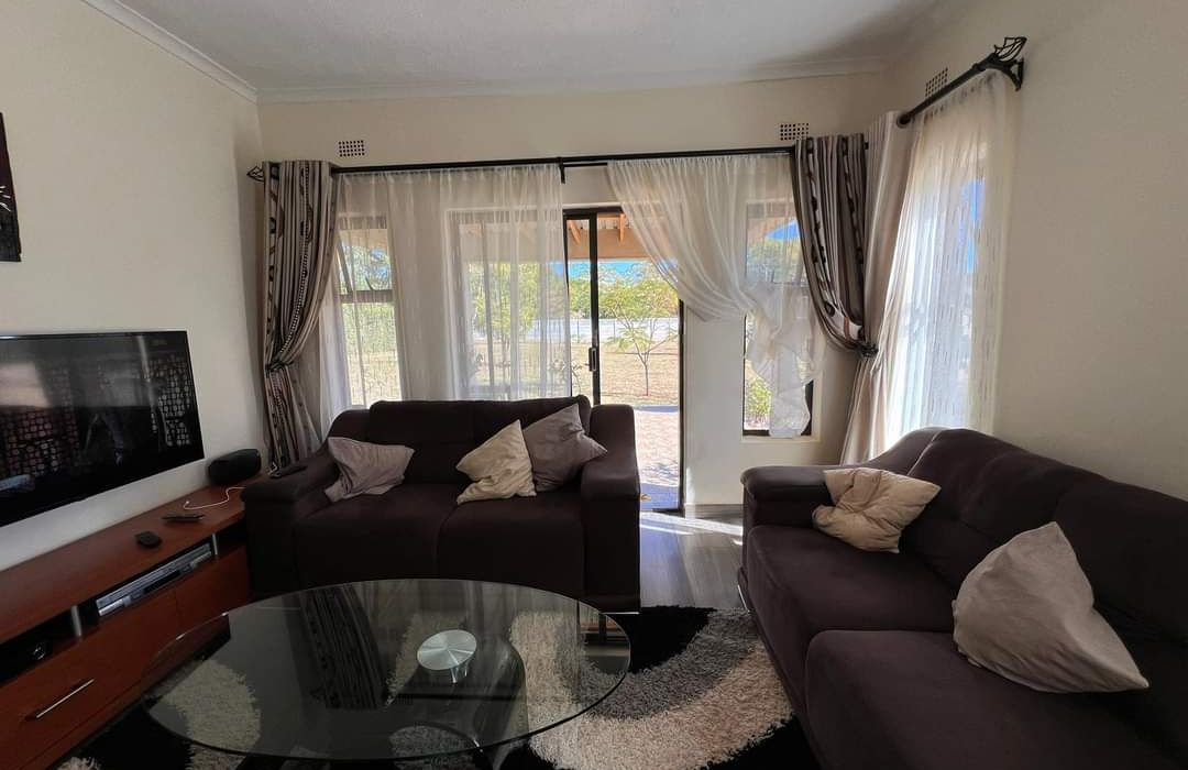 3 Bedroom Cottage for Sale in Borrowdale, Helensvale