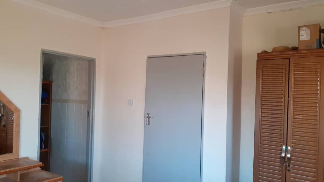 3 Bedroom Cottage for Sale in Manresa 