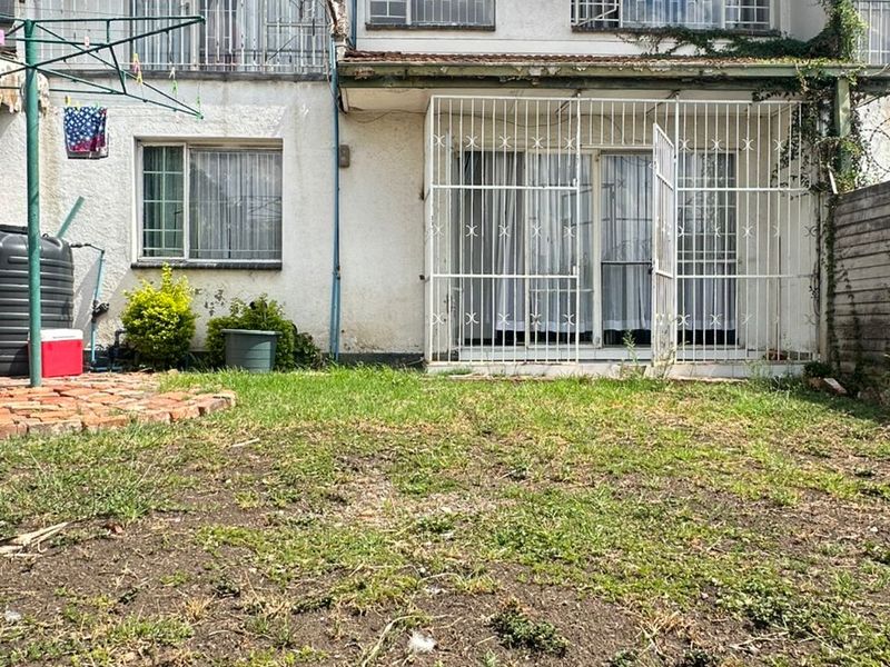 3 Bedroom Duplex Apartment for Sale in Avondale 