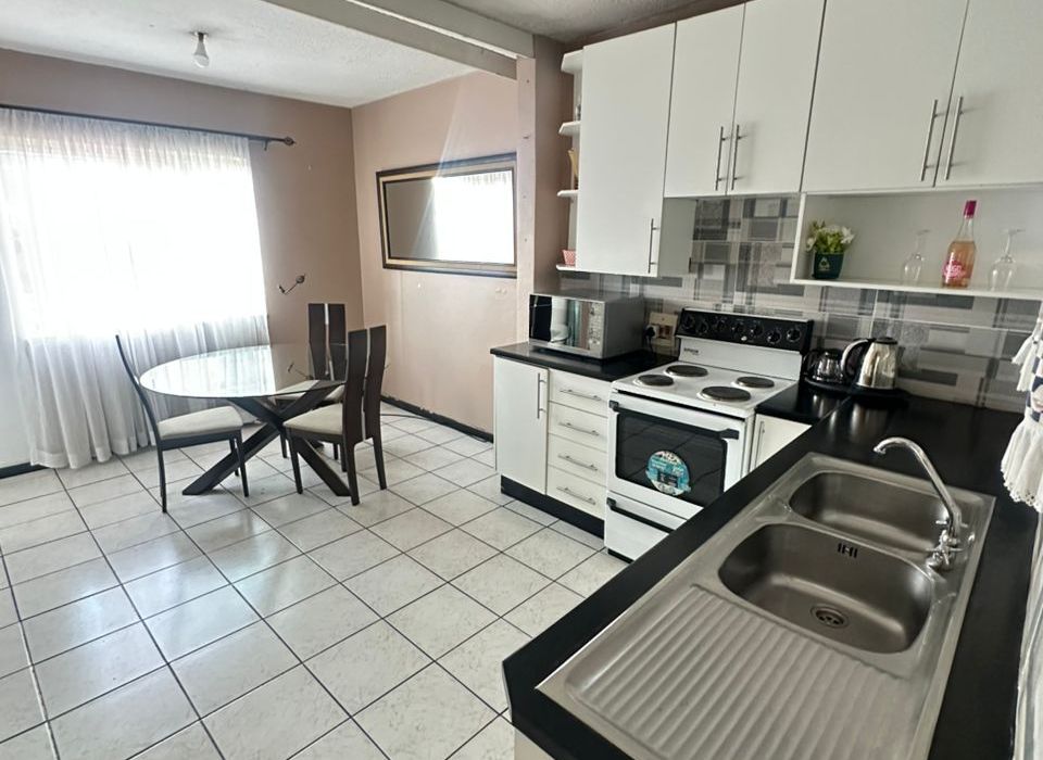 3 Bedroom Duplex Apartment for Sale in Avondale 