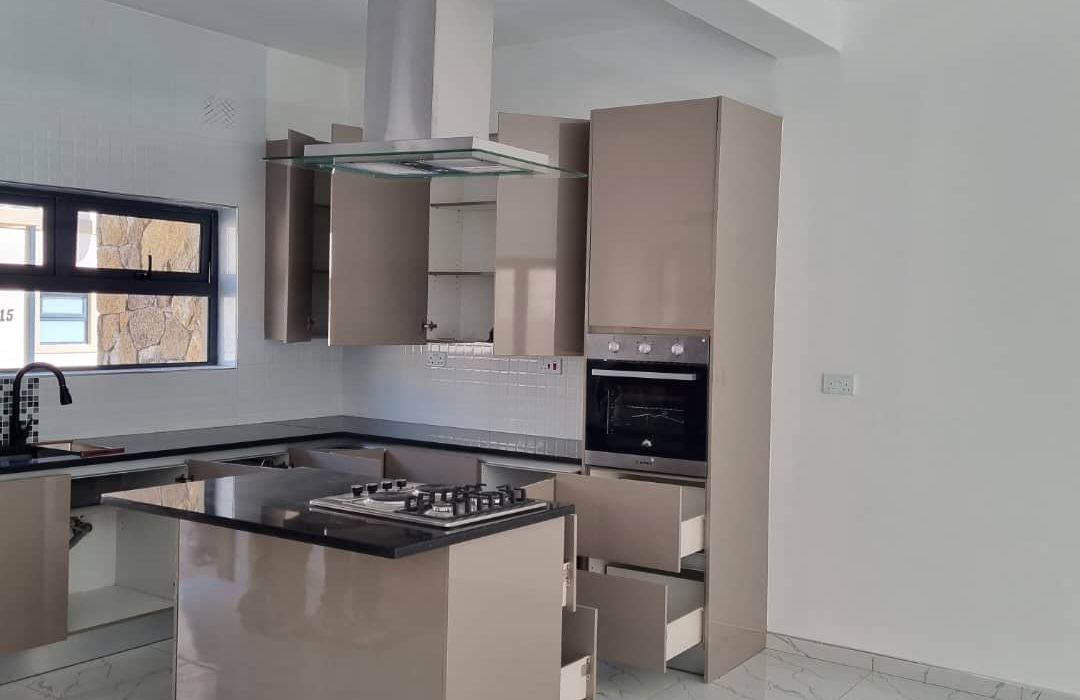 3 Bedroom Duplex Flat for Sale in Newlands 